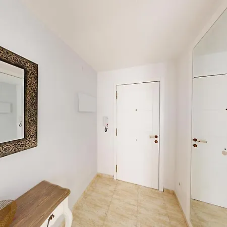 Carla Mar 2-d Apartment