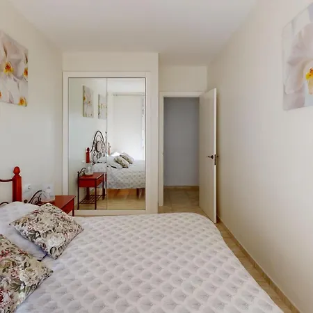 Carla Mar 2-d Apartment