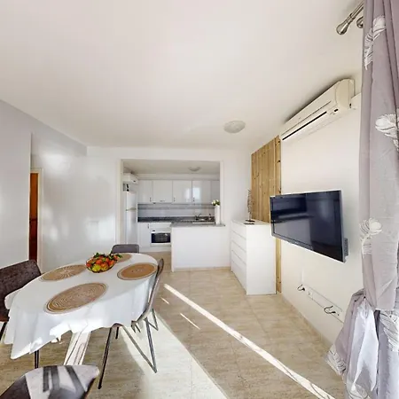 Carla Mar 2-d Apartment